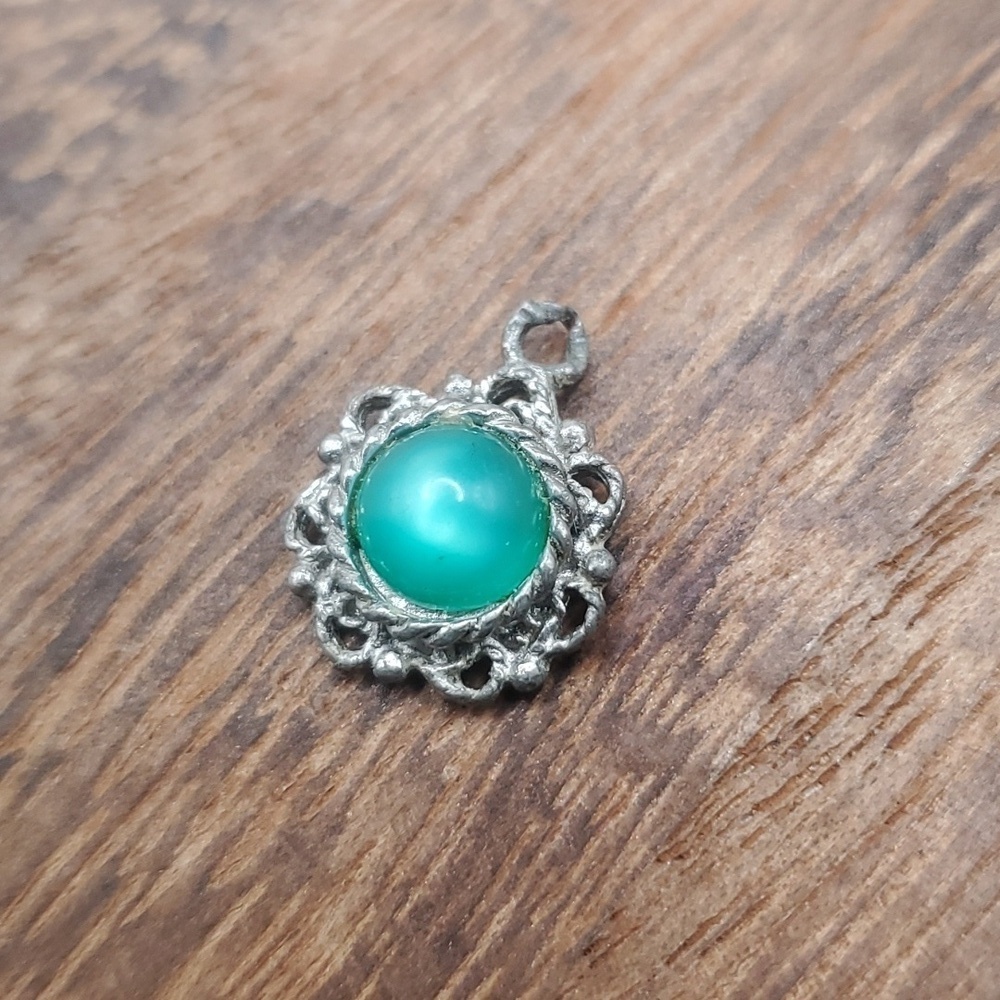 amulet mist Moonstone‎ pendant